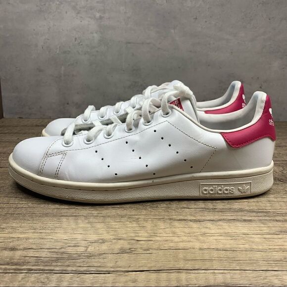 Adidas Youth Girl’s~Originals Stan Smith Shoes~White/Glow Pink~Size 6.5 - Picture 1 of 10